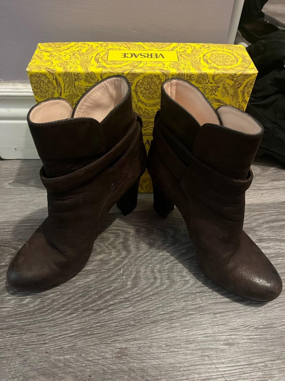 🤎Authentic Prada Leather Ankle Booties🤎